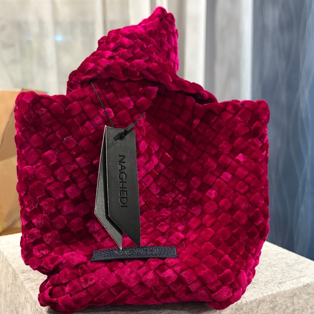 NWT! NAGHEDI

Women's Kyoto Handwoven Clutch Velvet
